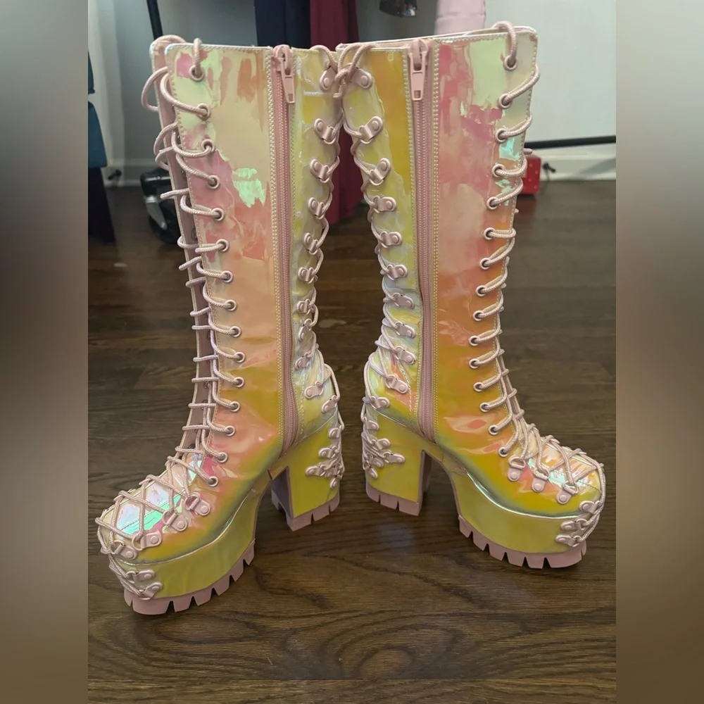 NWOB DOLLS KILL SWEET LUCID DAYDREAM LACE-UP BOOTS size 6M - Picture 4 of 6